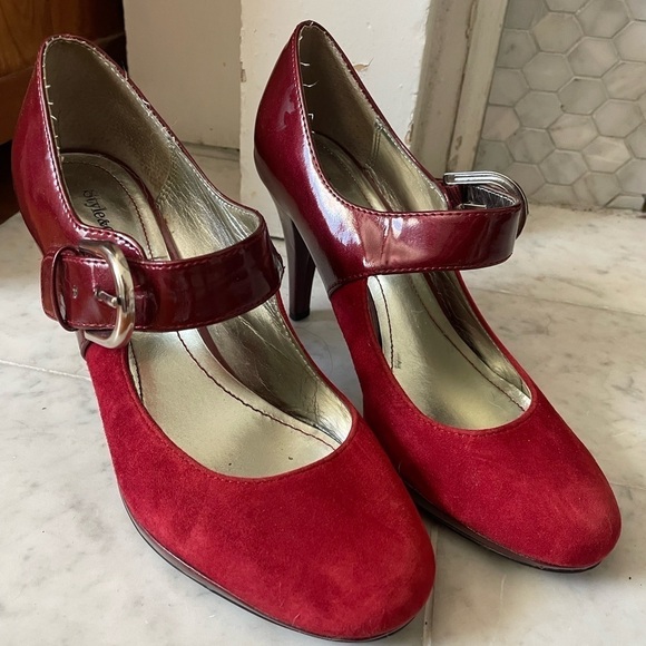 Style and Co, 8 women’s, red suede and patent leather Mary Jane heels - Picture 1 of 6